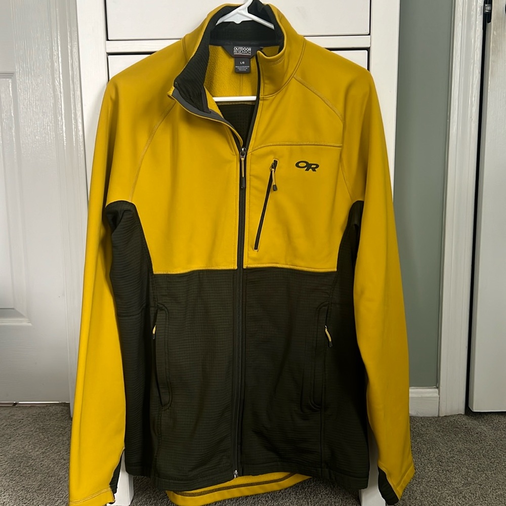 OR Men’s lightweight zip up fleece size L